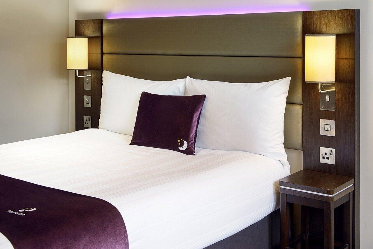 Premier Inn برنتوود المظهر الخارجي الصورة
