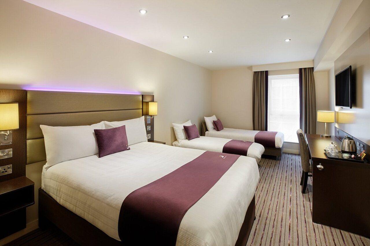 Premier Inn برنتوود المظهر الخارجي الصورة
