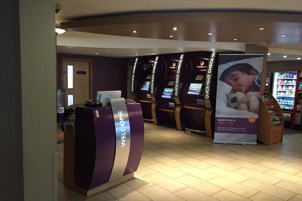 Premier Inn برنتوود المظهر الخارجي الصورة