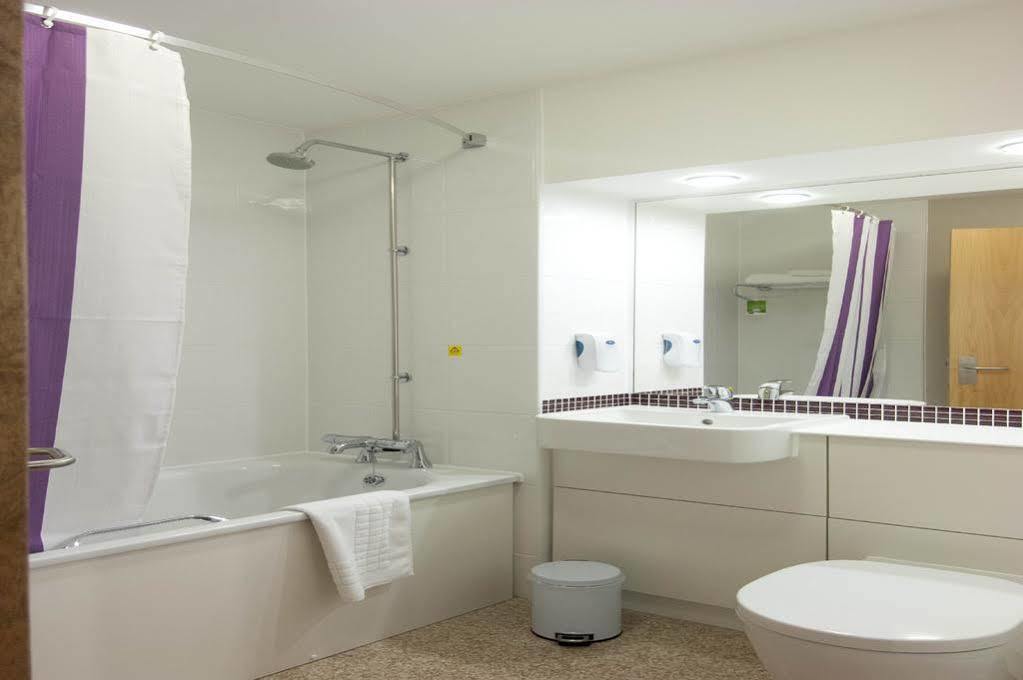 Premier Inn برنتوود المظهر الخارجي الصورة