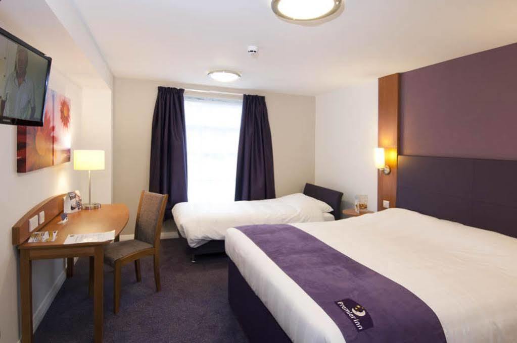 Premier Inn برنتوود المظهر الخارجي الصورة